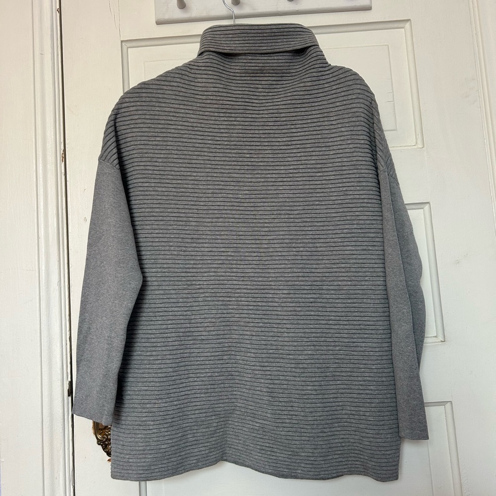 Per Se By Carlisle Ribbed Gray Turtle Neck Silk Blend Small Sweater Quiet Luxury